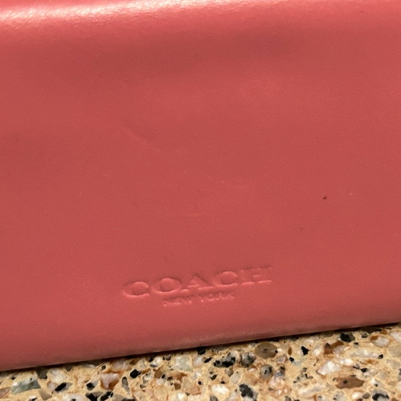 Pink Leather COACH Wallet with Gold turnlock Clasp NEW - Picture 2 of 3